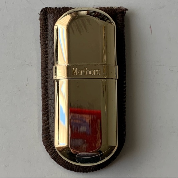Marlboro Other - Vintage Brass Marlboro cigarette lighter in pouch